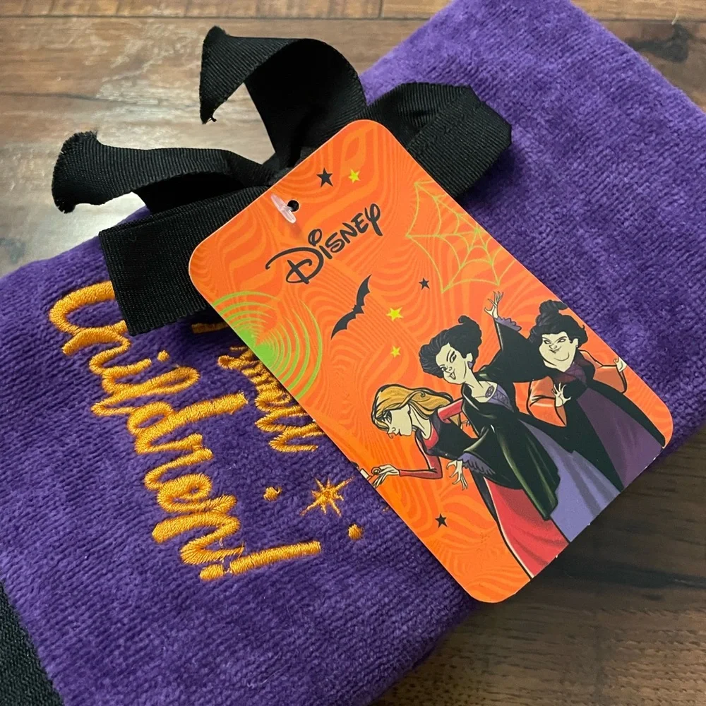 Disney hocus pocus stop! I smell children set 2 hand towels